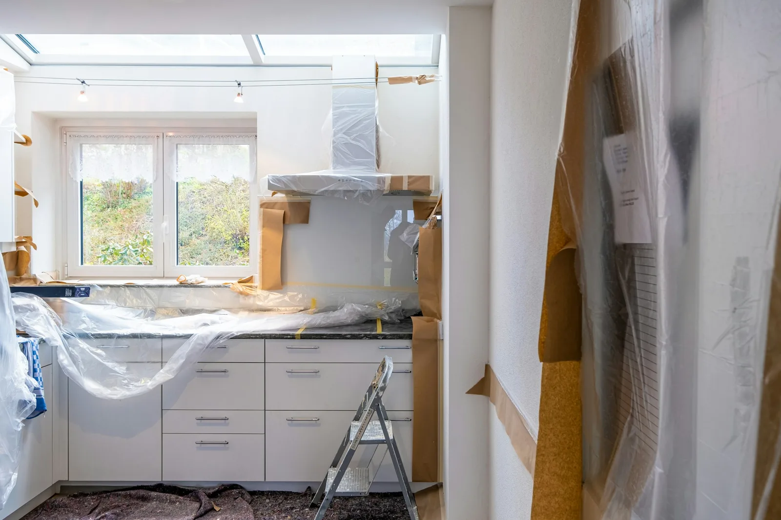 Cuisine sous protection pendant les travaux